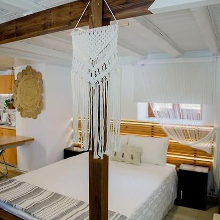 Апартаменты Yard- Family Retreat Corinth Экстерьер фото